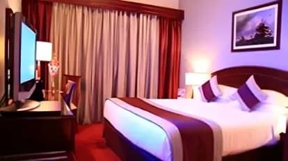 Broadway Hotel