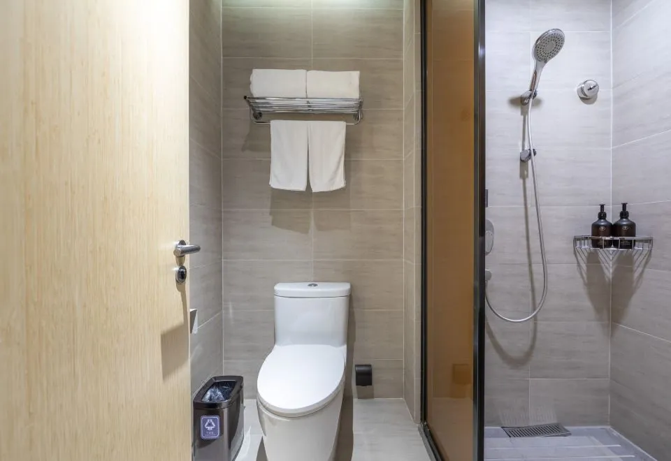 Ji Hotel (Shanghai Jiangning Road Metro Station)