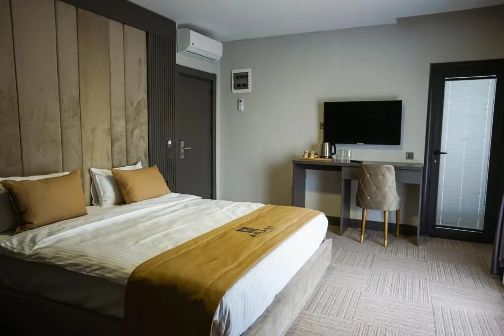 Aram Otel
