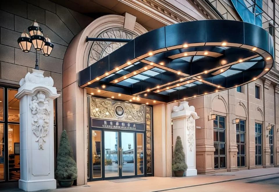 Grand Emperor Hotel