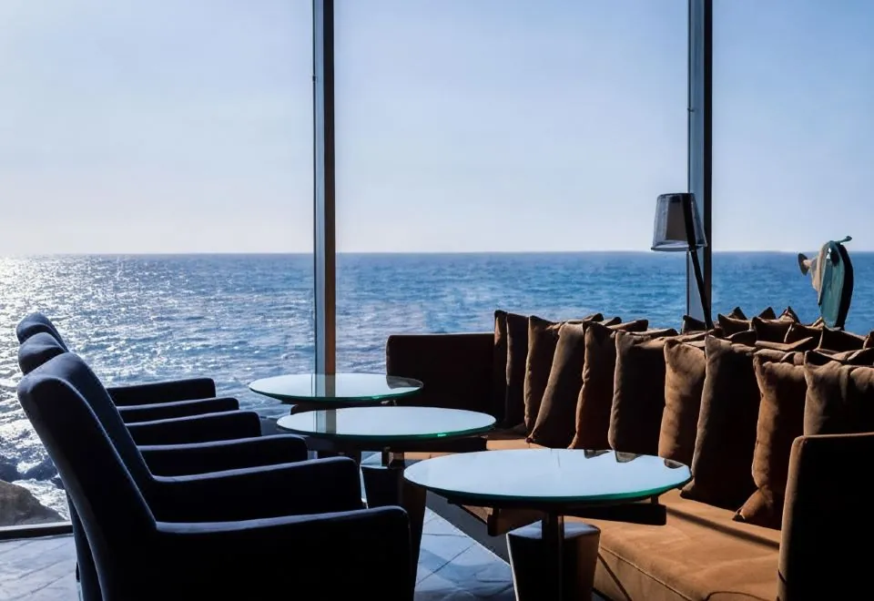 Radisson Blu Acqua Hotel & Spa Concon