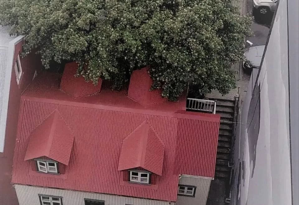 Grettir Guesthouse