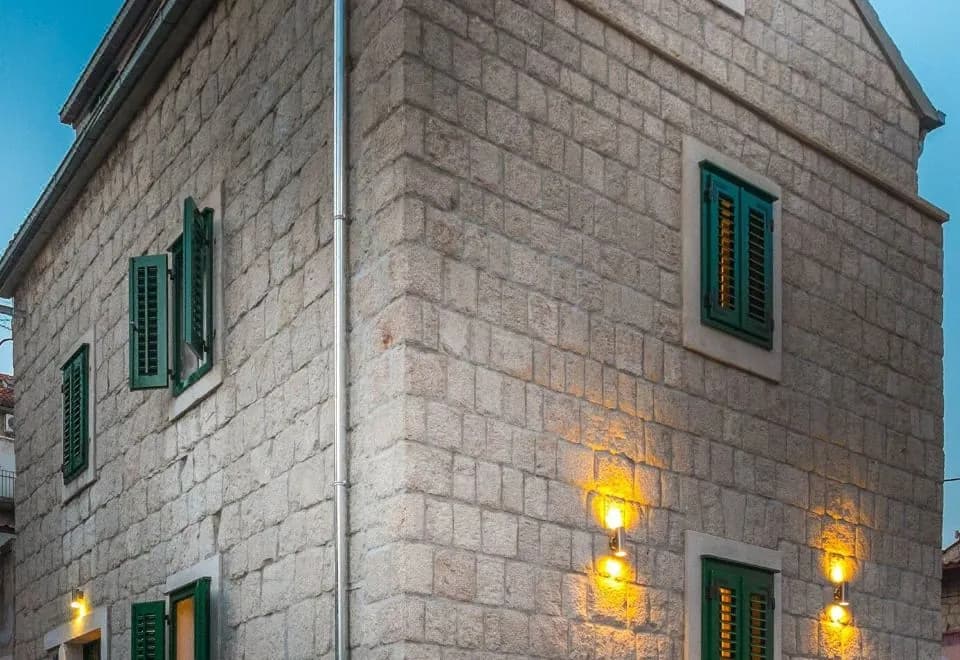 Split Oasis Apartments