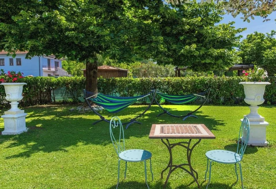 B&B Il Giardino dei Poeti and Apartaments