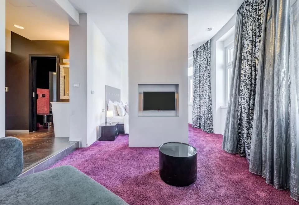 Starlight Luxury Rooms