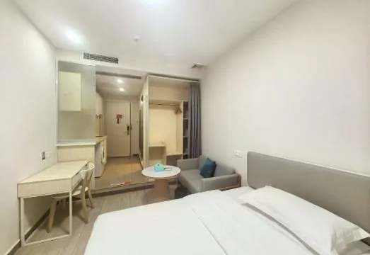 Rubik's Cube Apartment (Guangzhou Tower Chigang Subway Station)