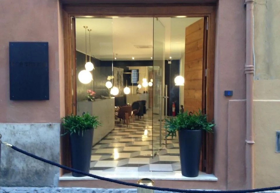 Navona Theatre Hotel