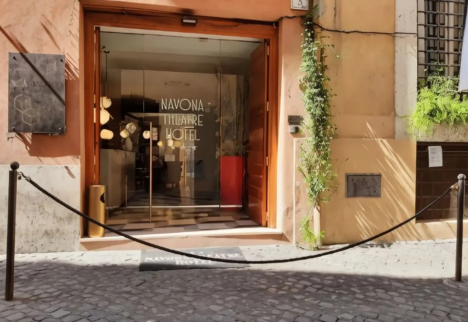 Navona Theatre Hotel