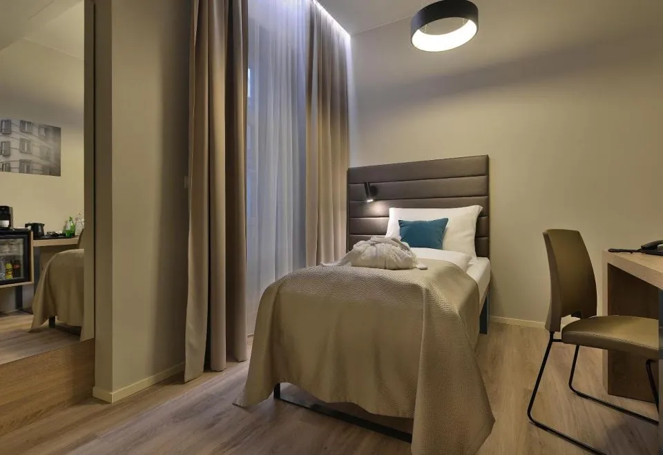 EA Hotel New Town