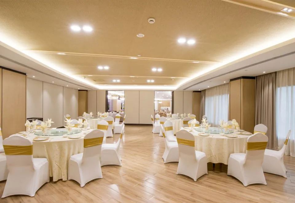 Jin Jiang Pine City Hotel