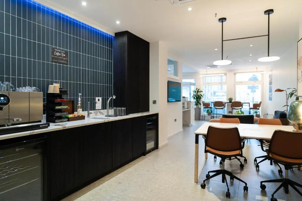PREMIER SUITES Edinburgh Fountain Court