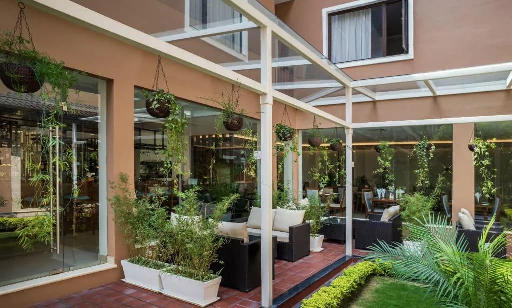 Hotel Thrive, A Tropical Courtyard