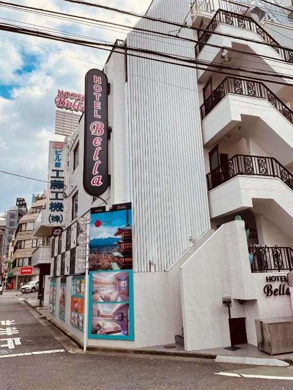 HOTEL BELLA