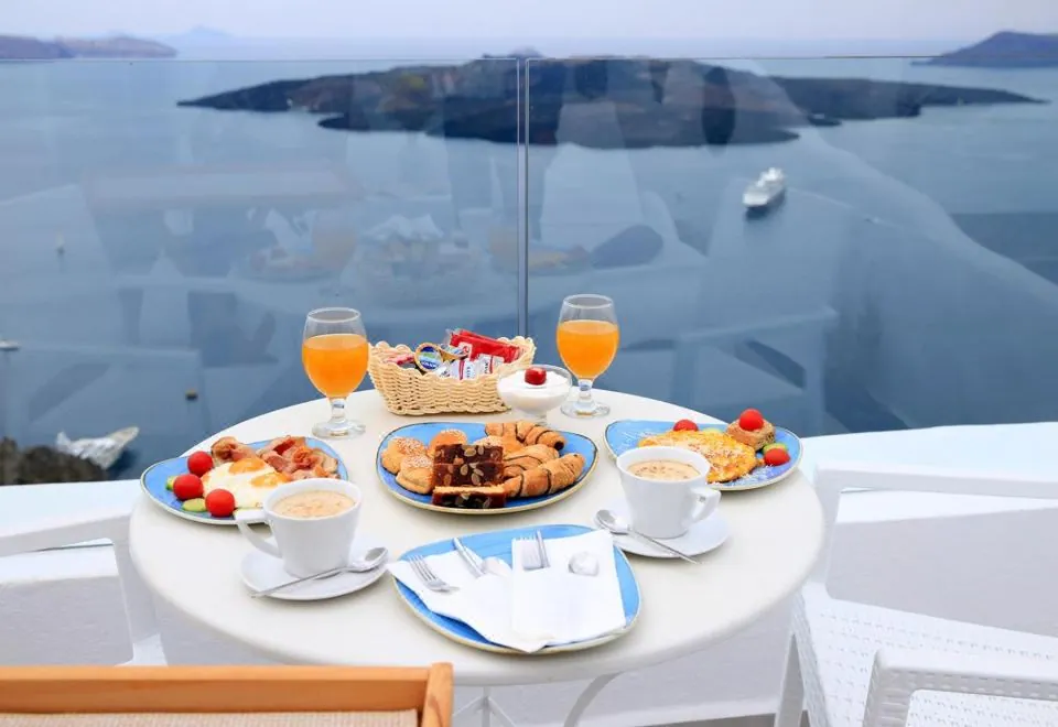 Fira Deep Blue Suites
