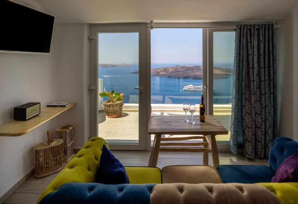 Fira Deep Blue Suites