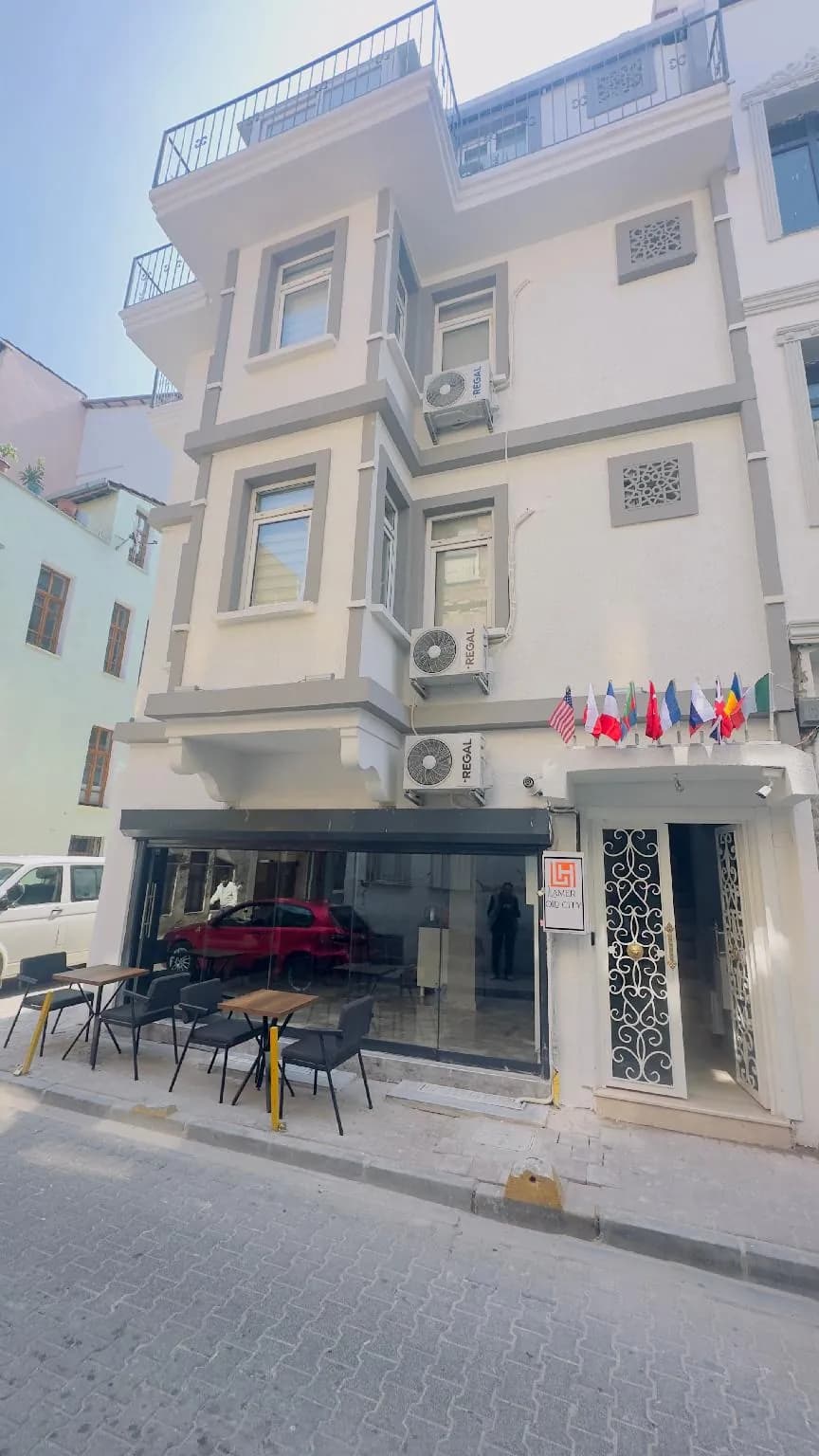 La Mer Old City Hotel & Suites