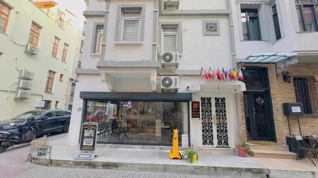 La Mer Old City Hotel & Suites