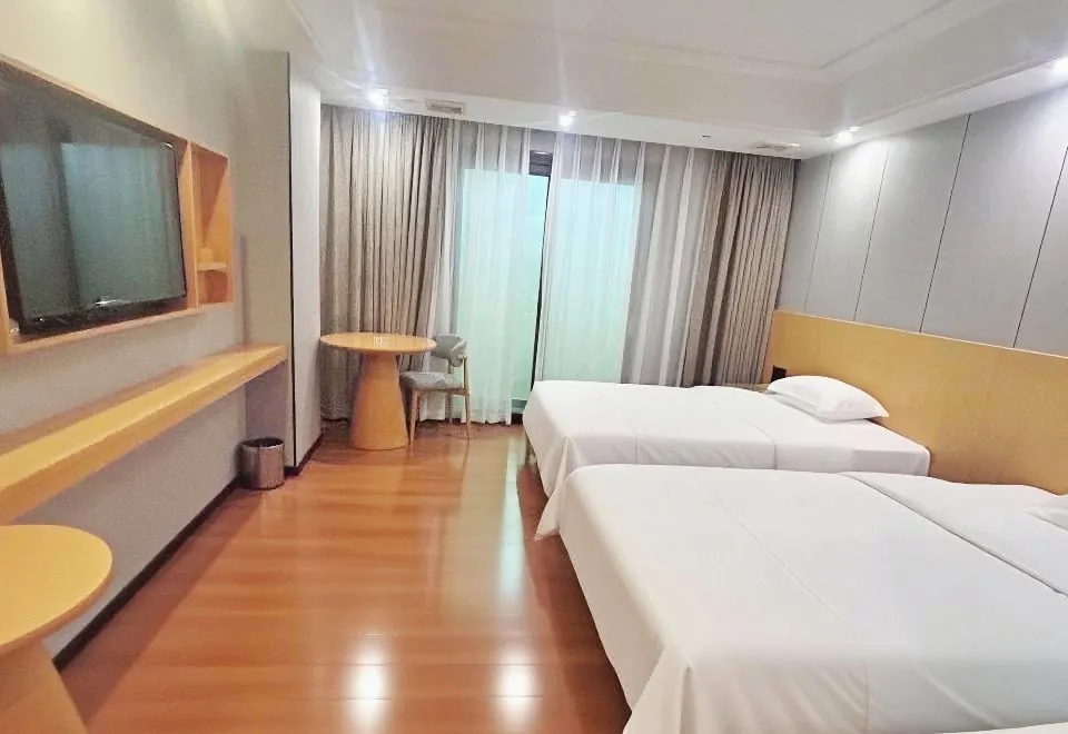 Campanion Departure Hotel