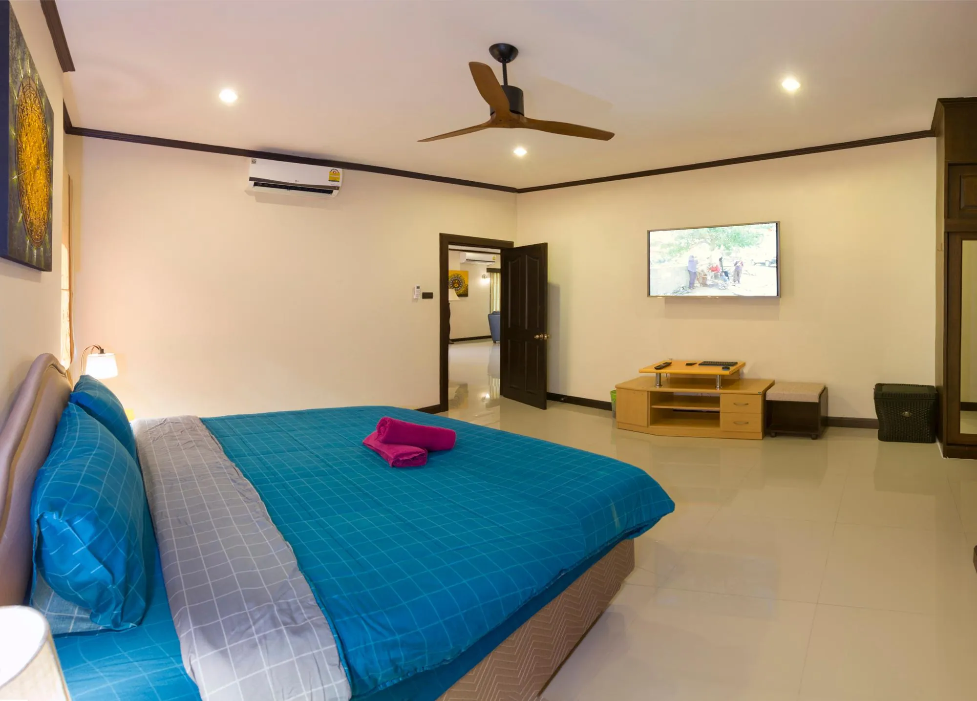 Baan Leelawadee - 4 Bed Villa near Walking Street