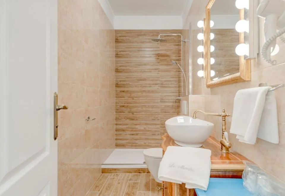 Le Monde Luxury Accommodation