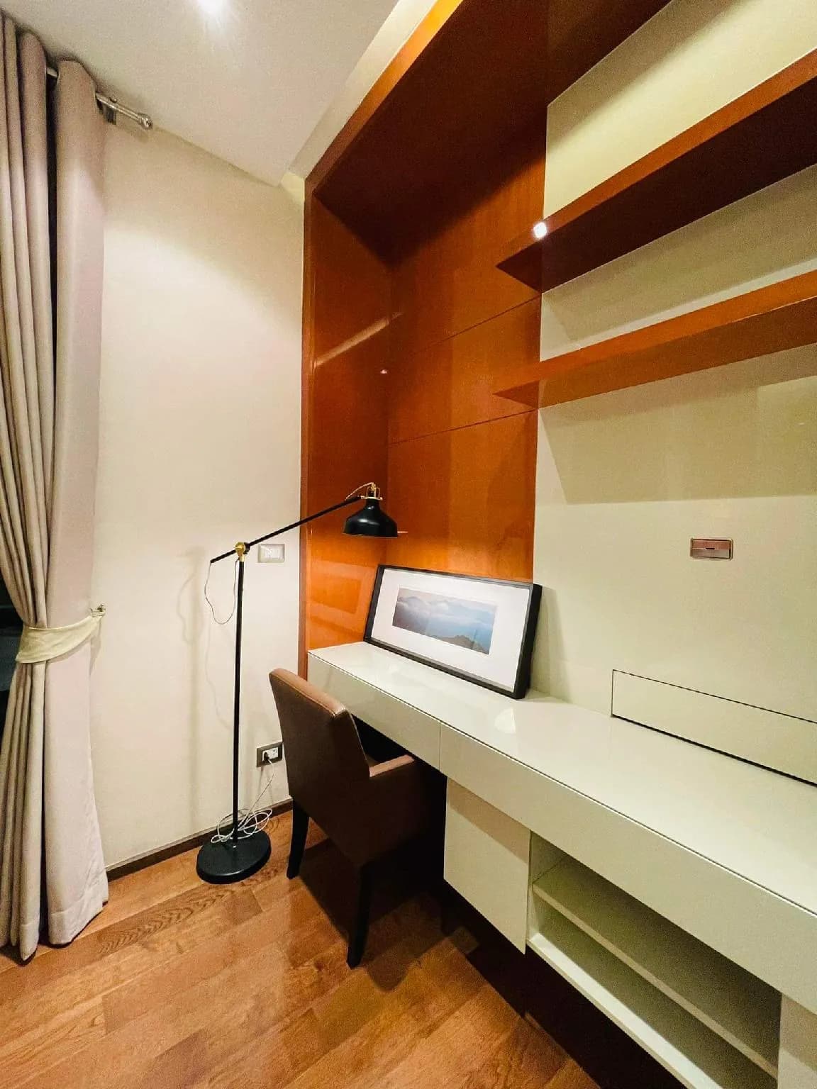 Luxury 1Bed 1Bath 300m BTS Phrom Phong, Emporium