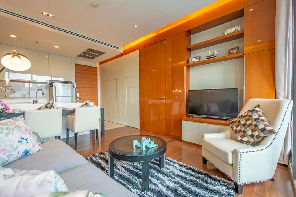 Luxury 1Bed 1Bath 300m BTS Phrom Phong, Emporium