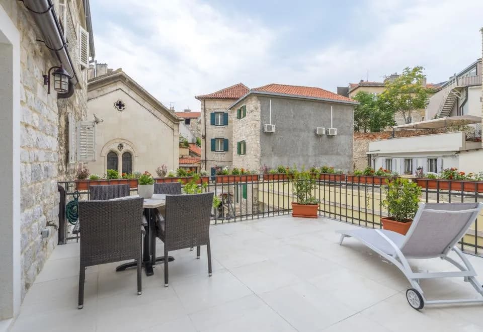 Apartments & Rooms Dujam