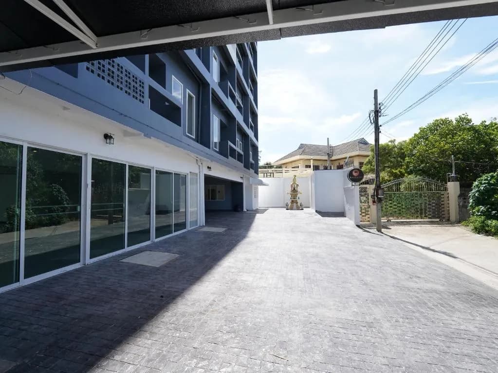 RoomQuest IT Square Don Mueang Airport