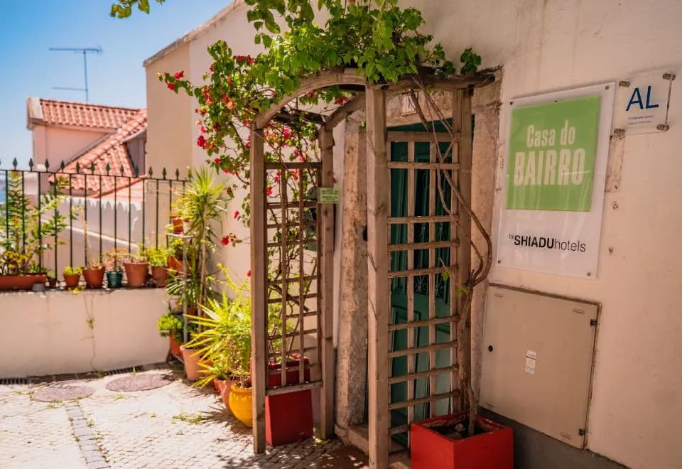 Casa do Bairro by Shiadu