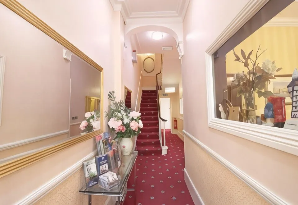 Balmoral House Hotel
