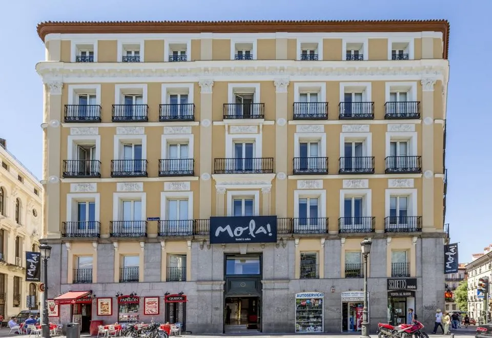 Mola Suites