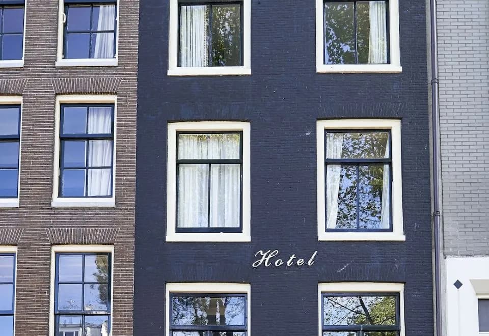 The Townhouse Hotel