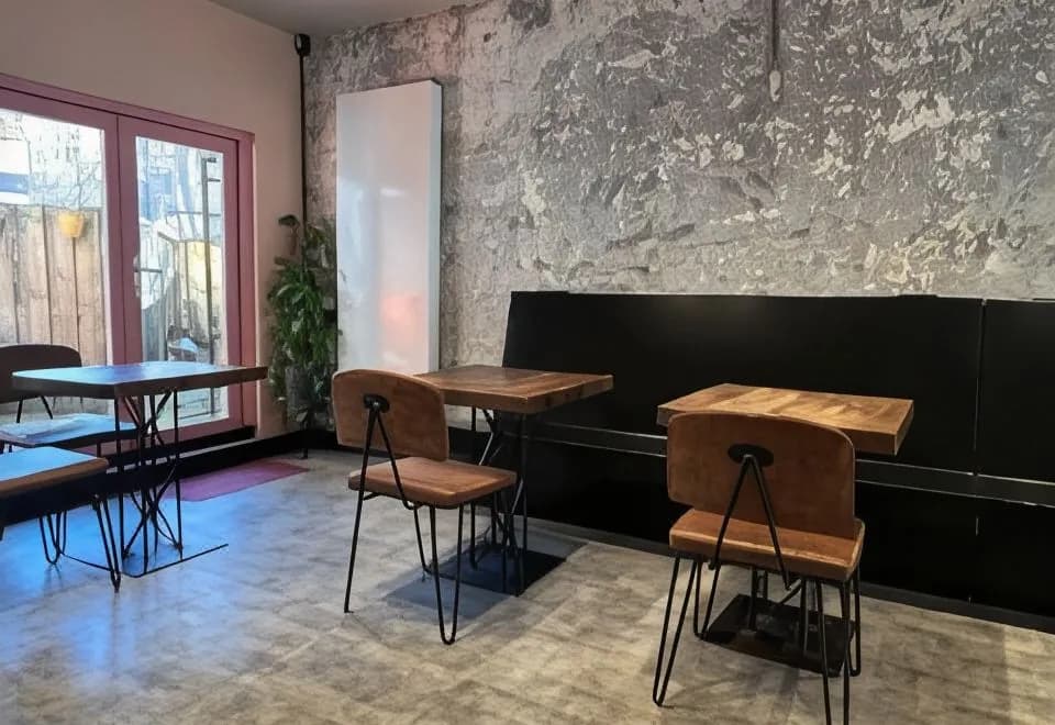 Amigo Budget Hotel