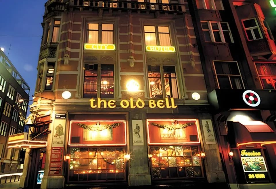 City Hotel