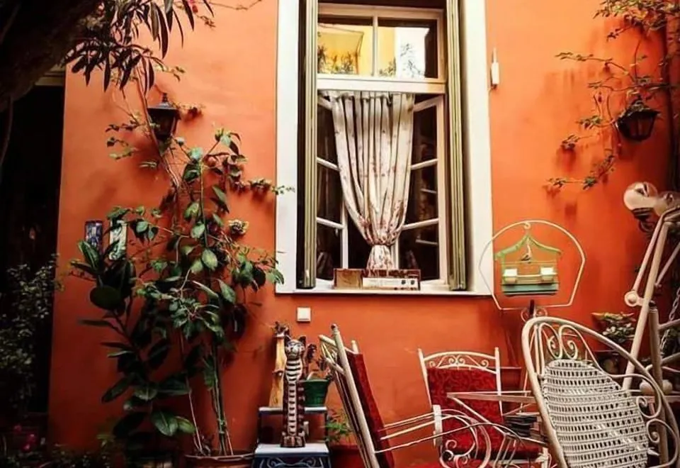 Athens Quinta