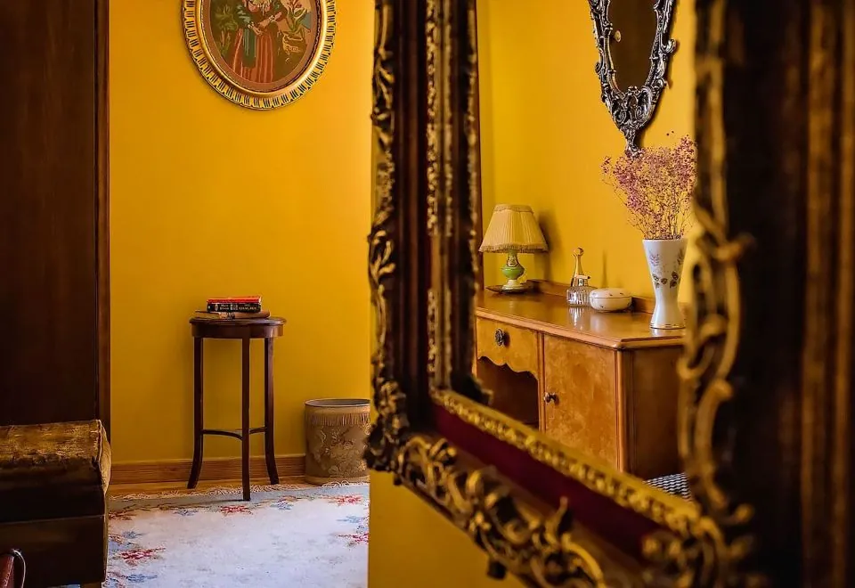 Athens Quinta