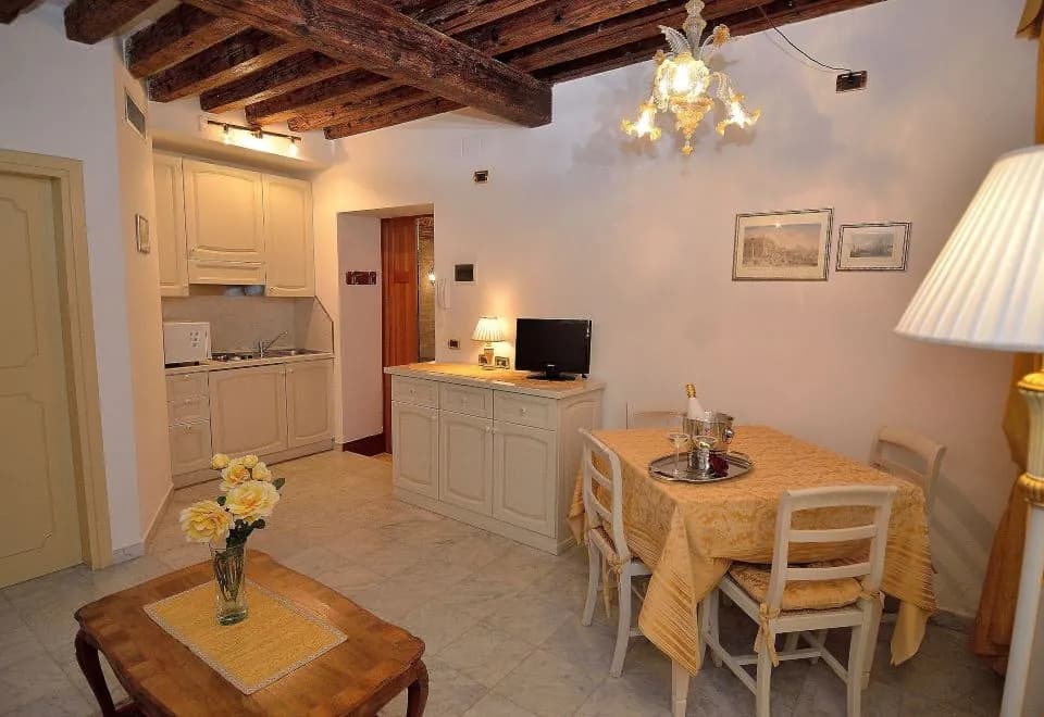 Charming Venice Apartments