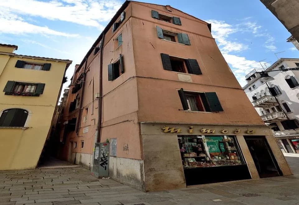 Charming Venice Apartments