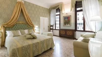 Friendly Venice Suites
