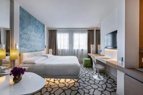 N'vY Manotel Hotel