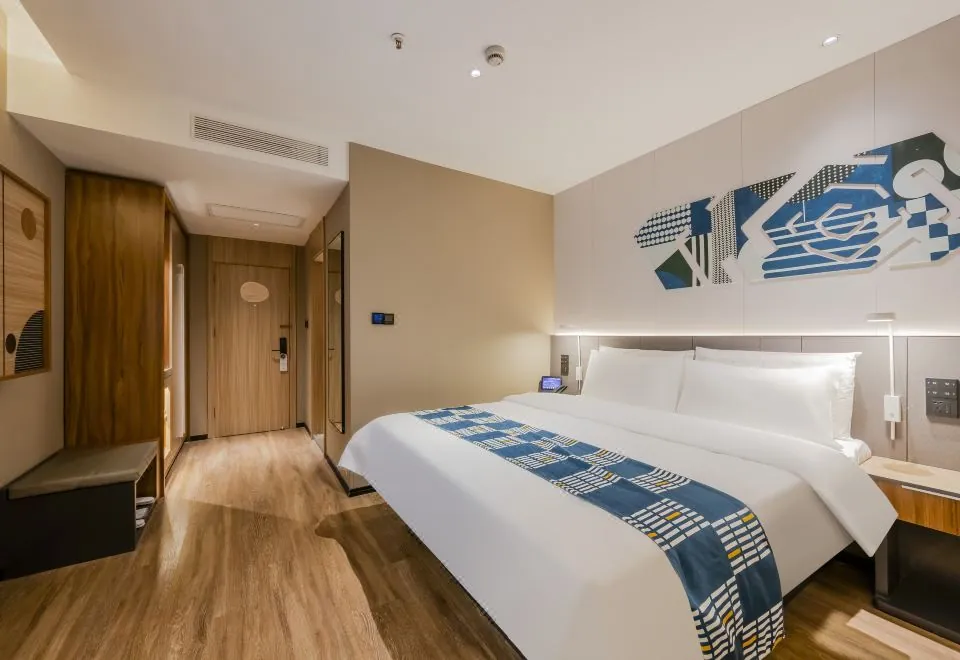 Ai Fei Hotel (Shanghai Xintiandi Lujiabang Road Metro Station)