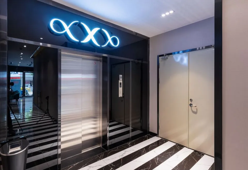 Xi'an Hotel (Guangzhou Tapazhou Convention and Exhibition Center Store)