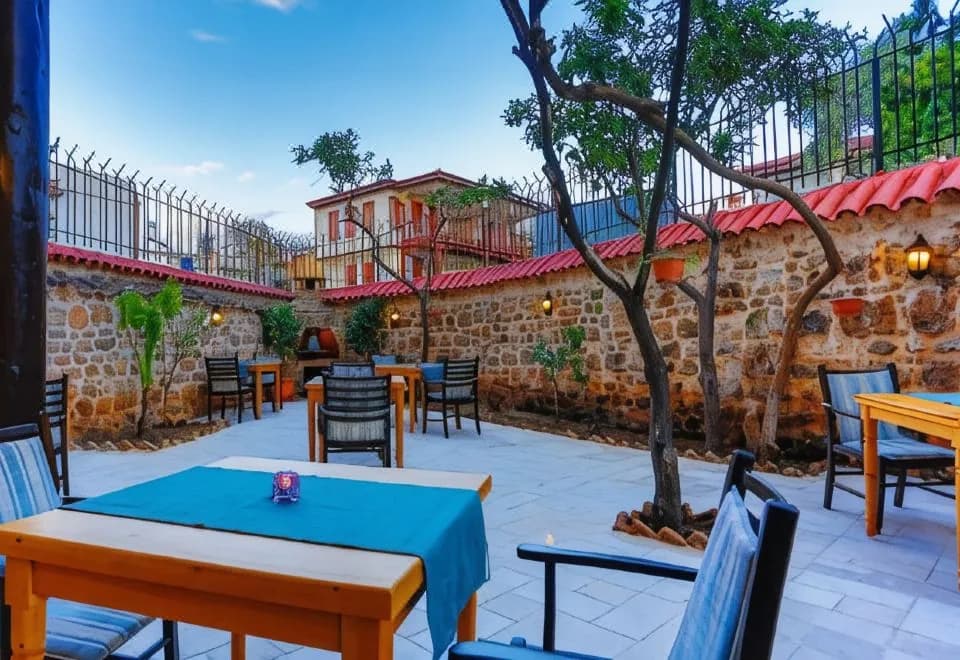 Atelya Art Hotel