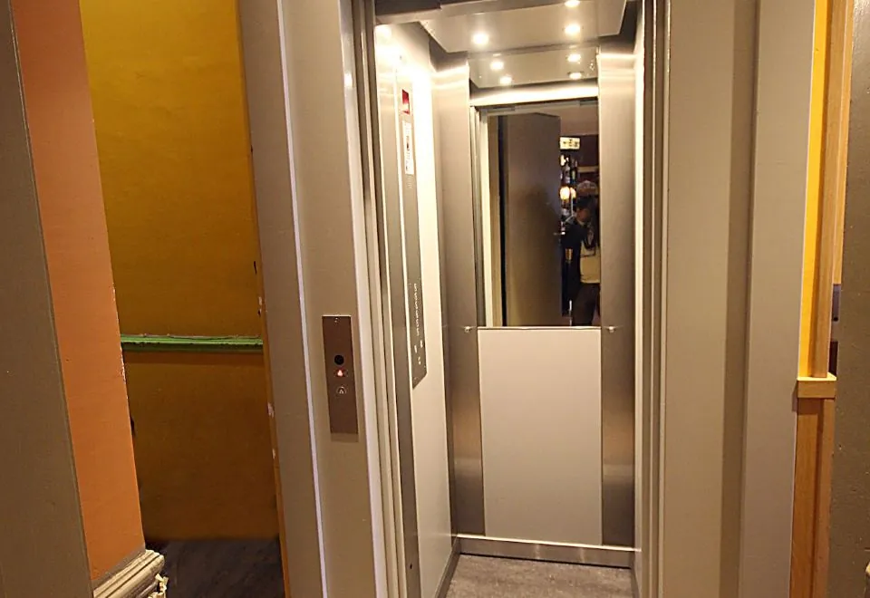 Hotel Derby Merode