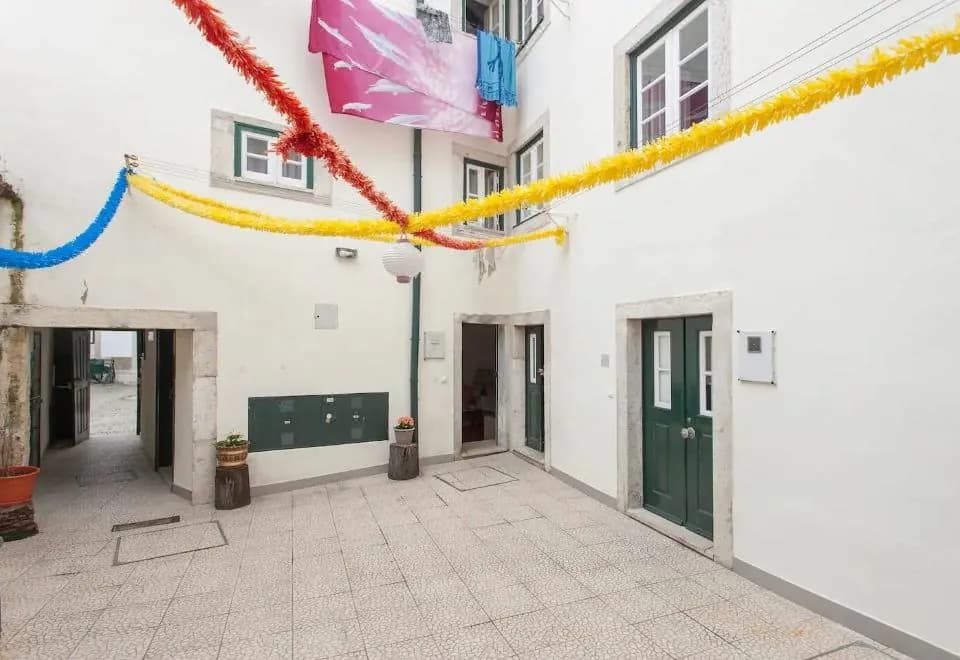 Alfama Charming Apartment with Free Pick-up, by TimeCooler