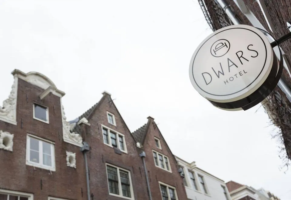 Hotel Dwars
