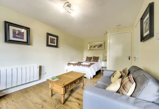 Stunning Studio Apartment Castle View