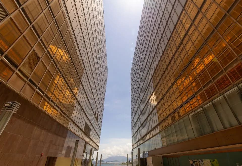 Royal Pacific Hotel