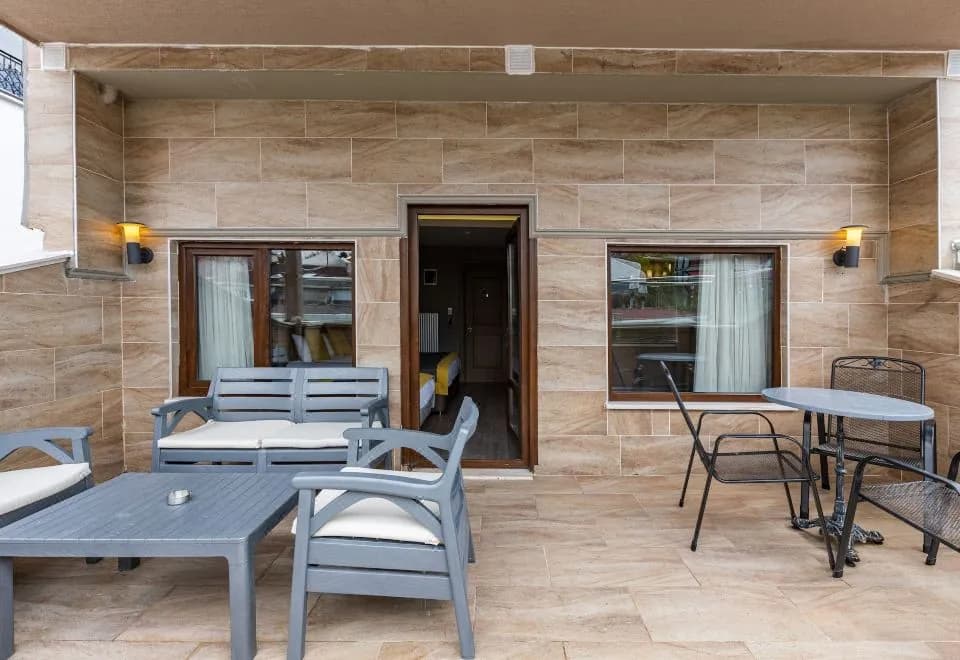 Seraglio Hotel & Suites