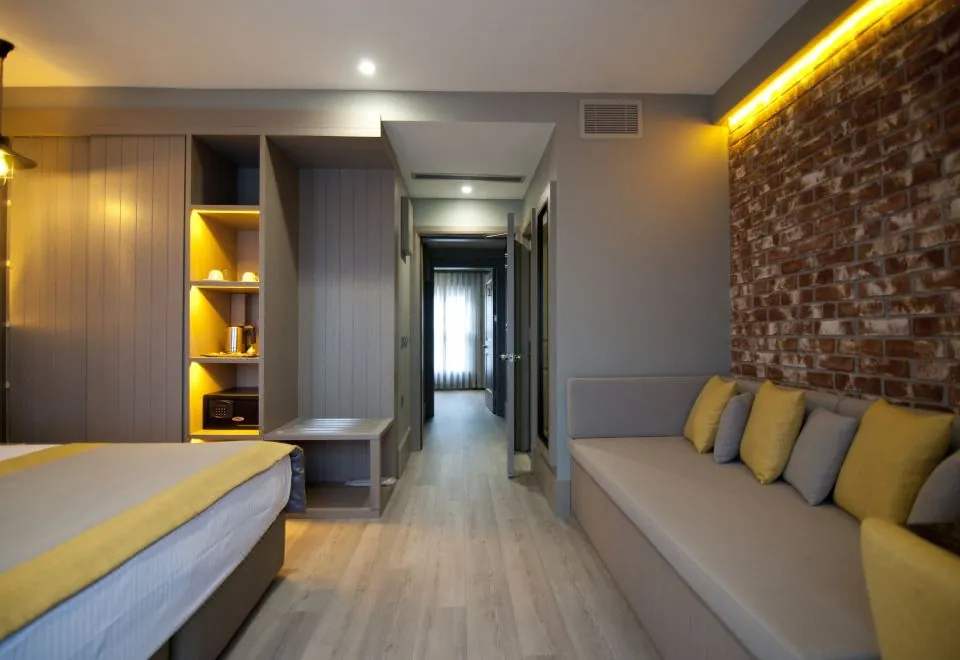 Seraglio Hotel & Suites